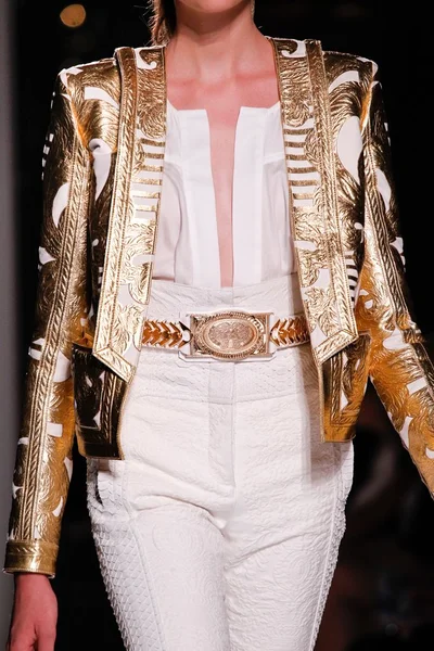 Look 29